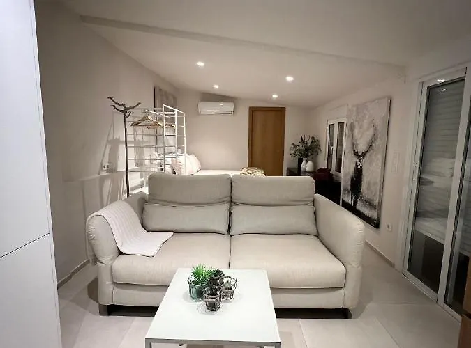 Lalola - Casa Privada *